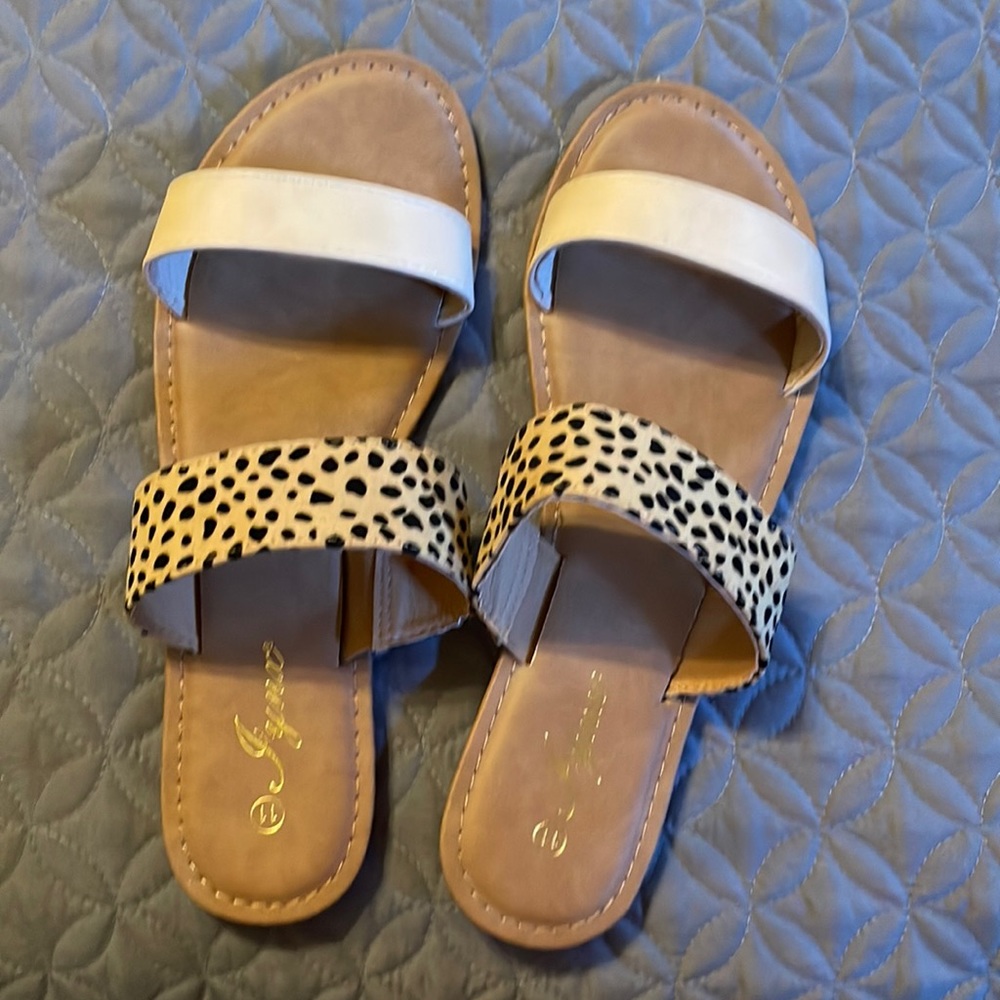 Lynx brand sandals womens never worn